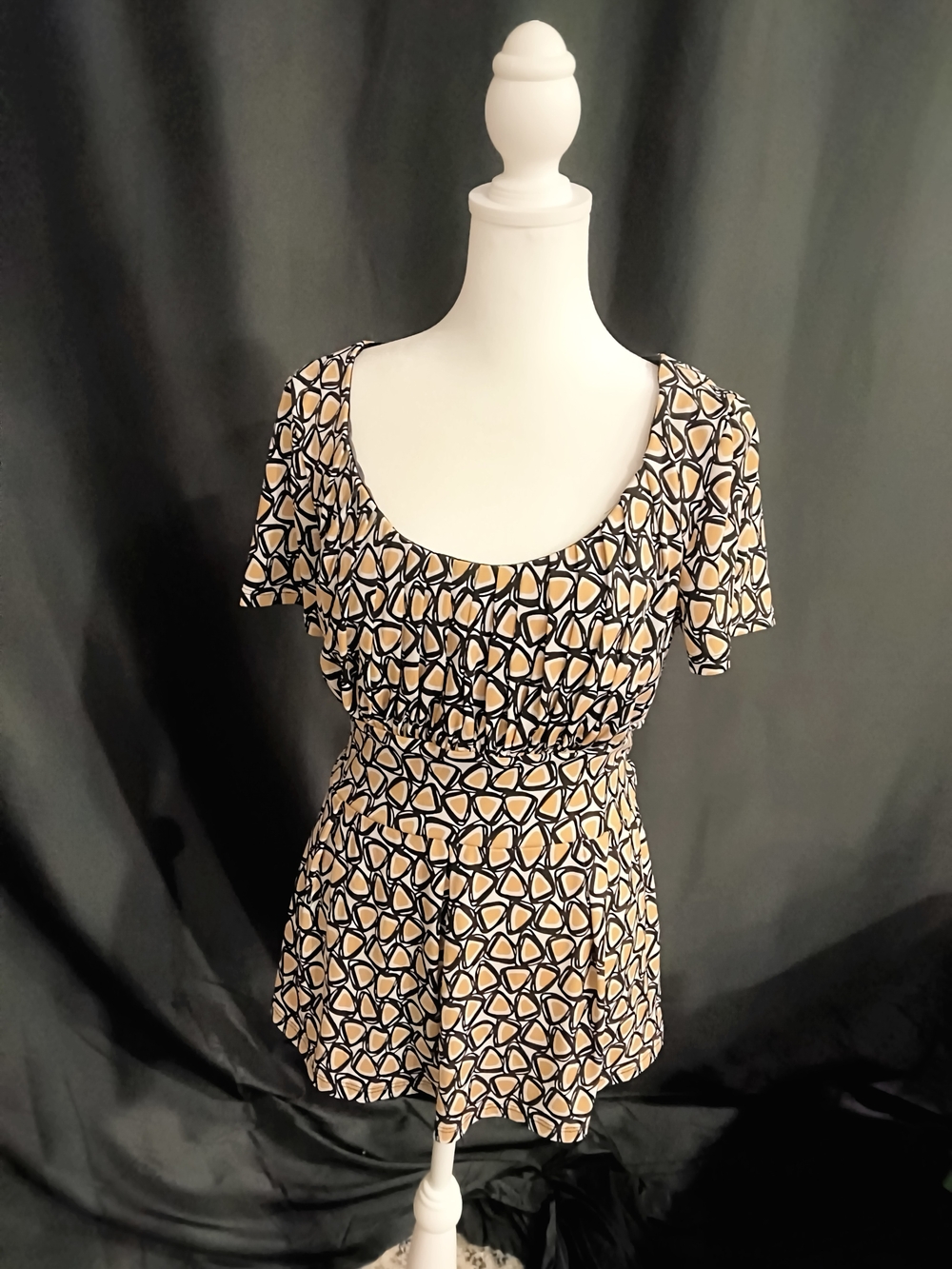 Danny & Nicole Beige and Black Geometric Scoop Neck Tunic